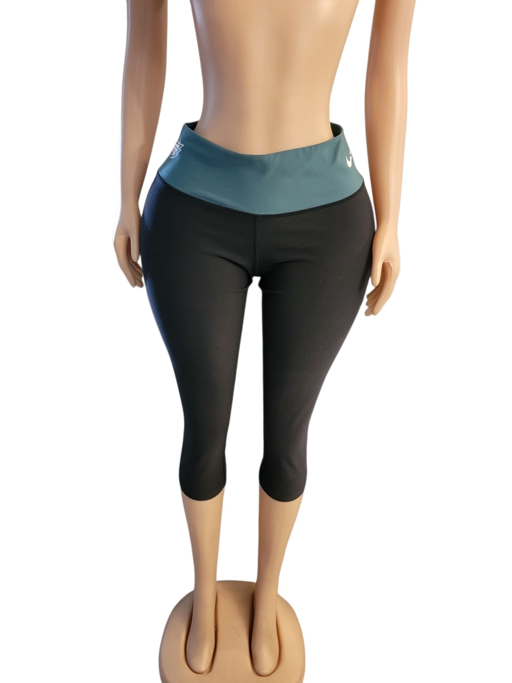 Nike Women’s Black Cropped Leggings with Teal Waistband
